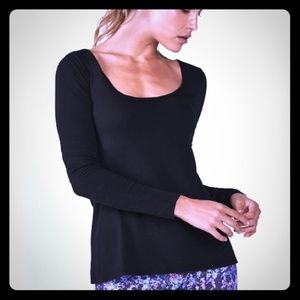 Fabletics Women's black switchback long sleeve tee
